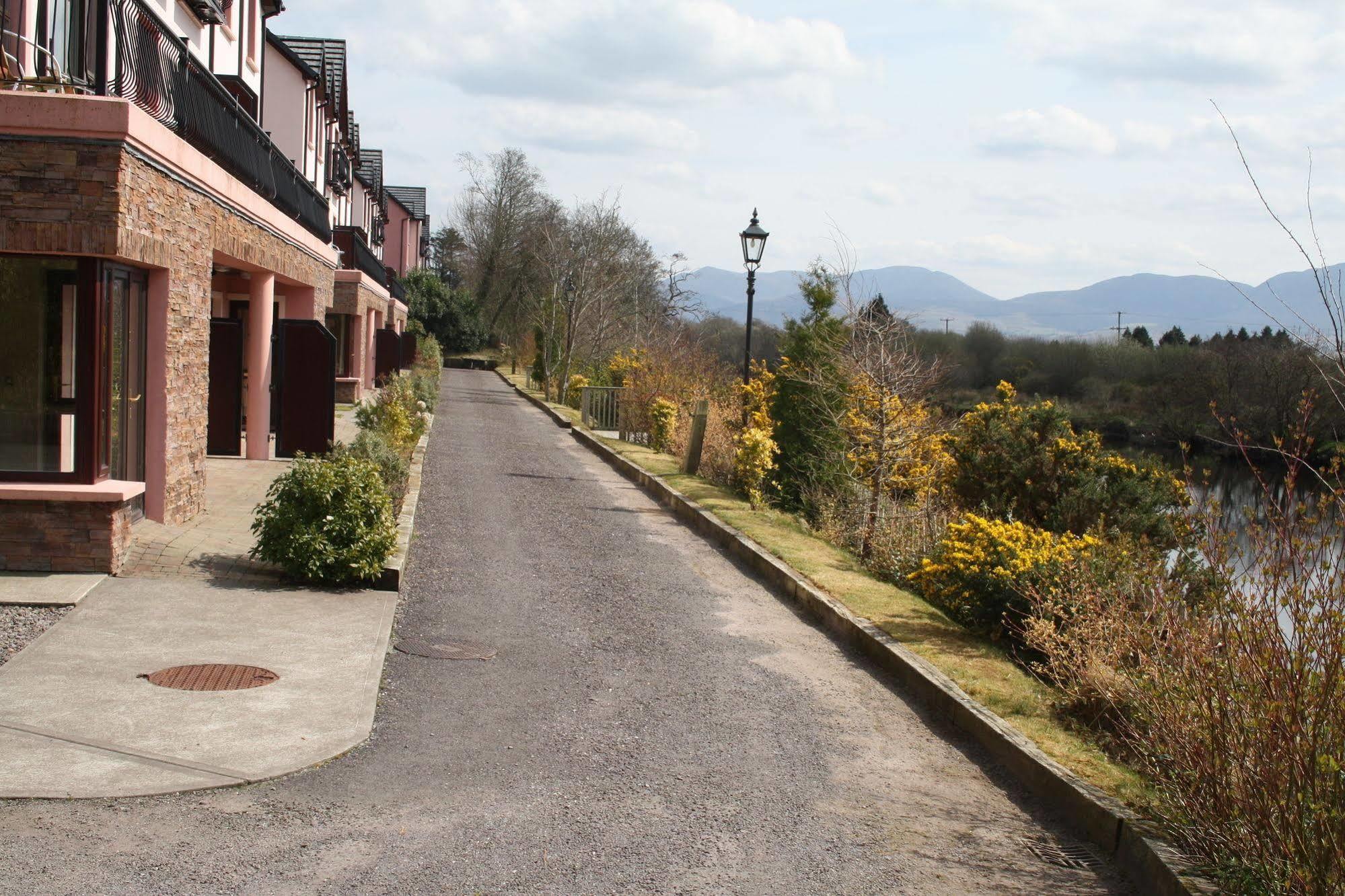 The Grove Lodge Guesthouse Killorglin ภายนอก รูปภาพ